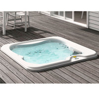 Jacuzzi Lodge S Hot Tub