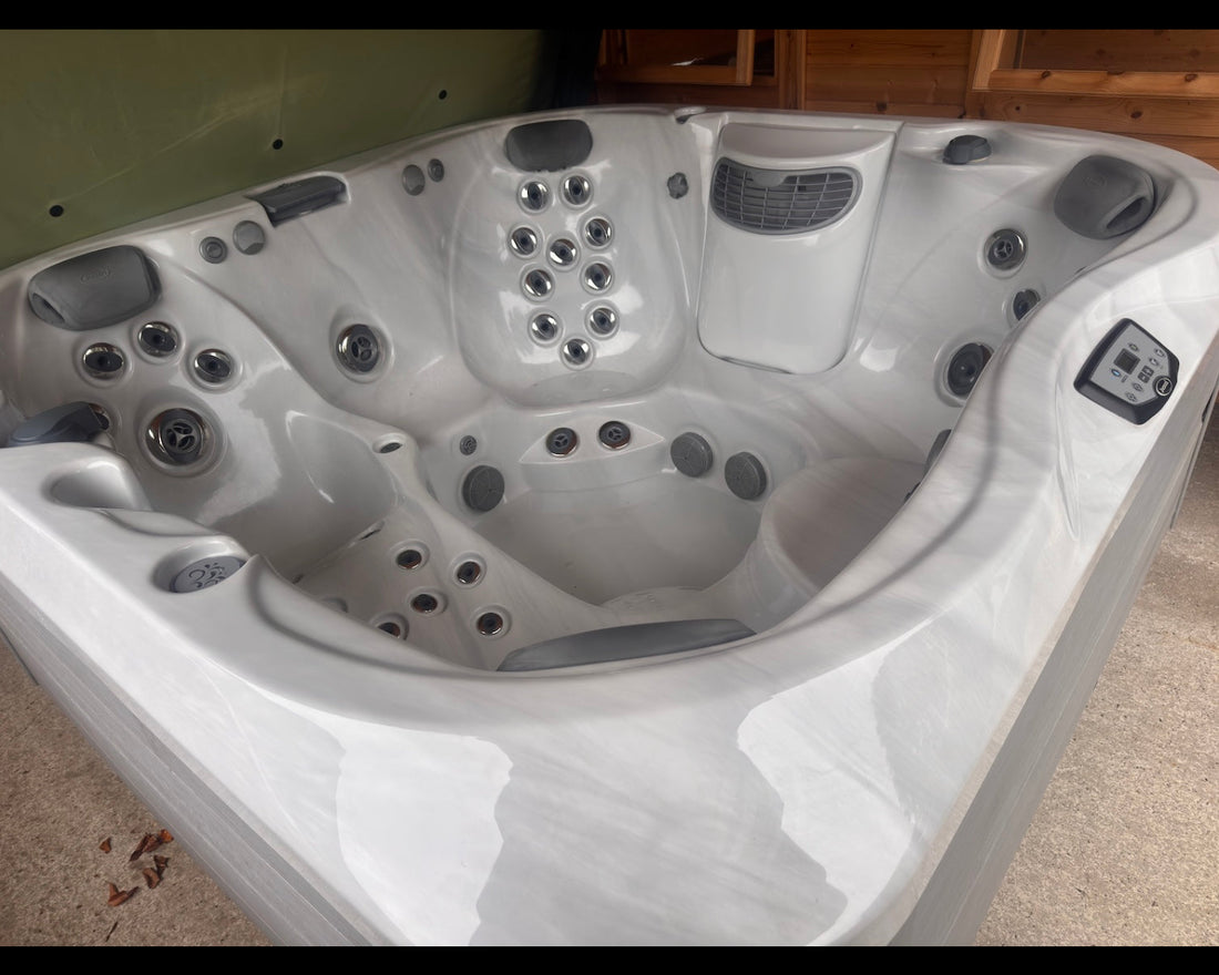 Jacuzzi J-335 - Platinum / Brushed Grey - USED