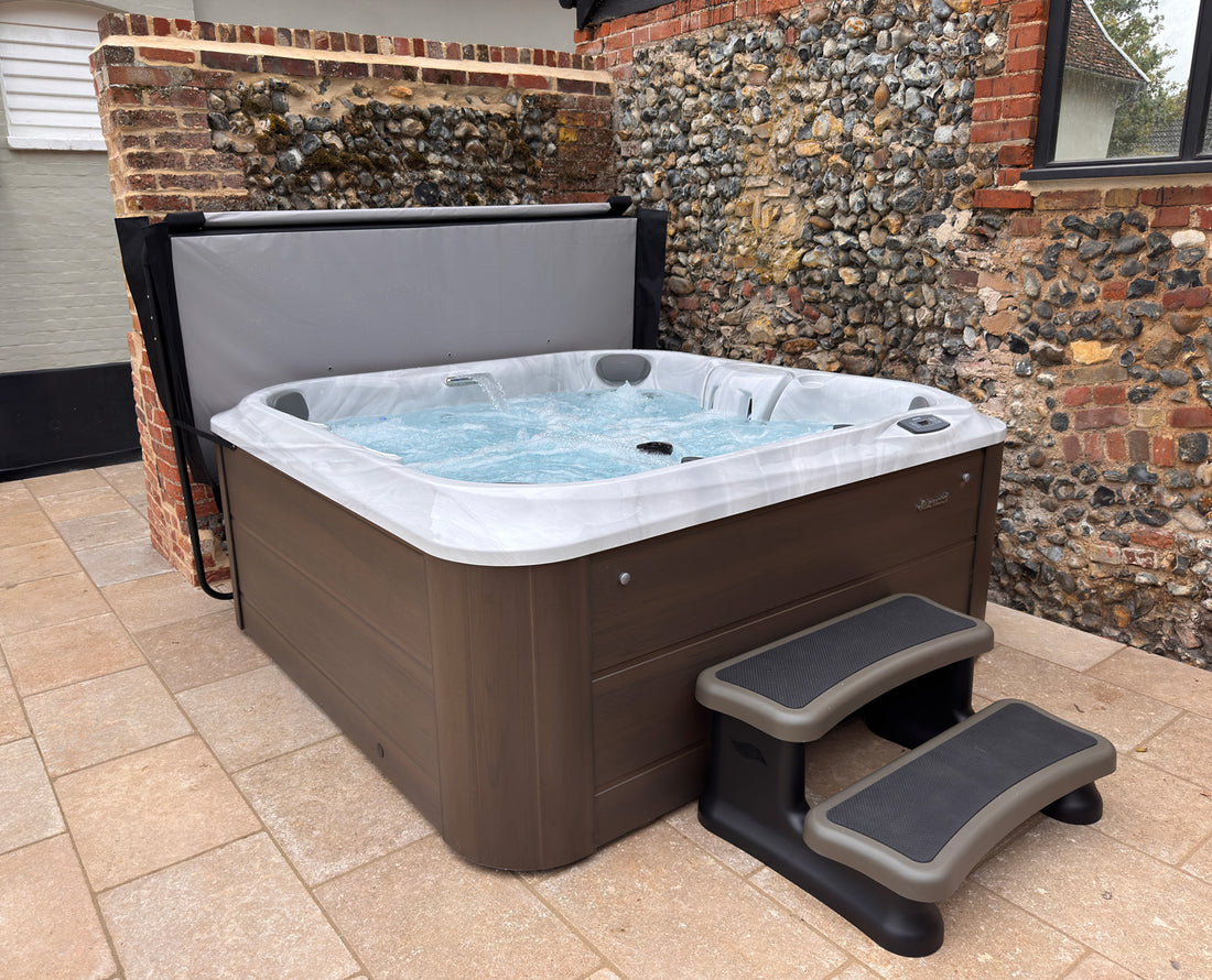 Jacuzzi J-235