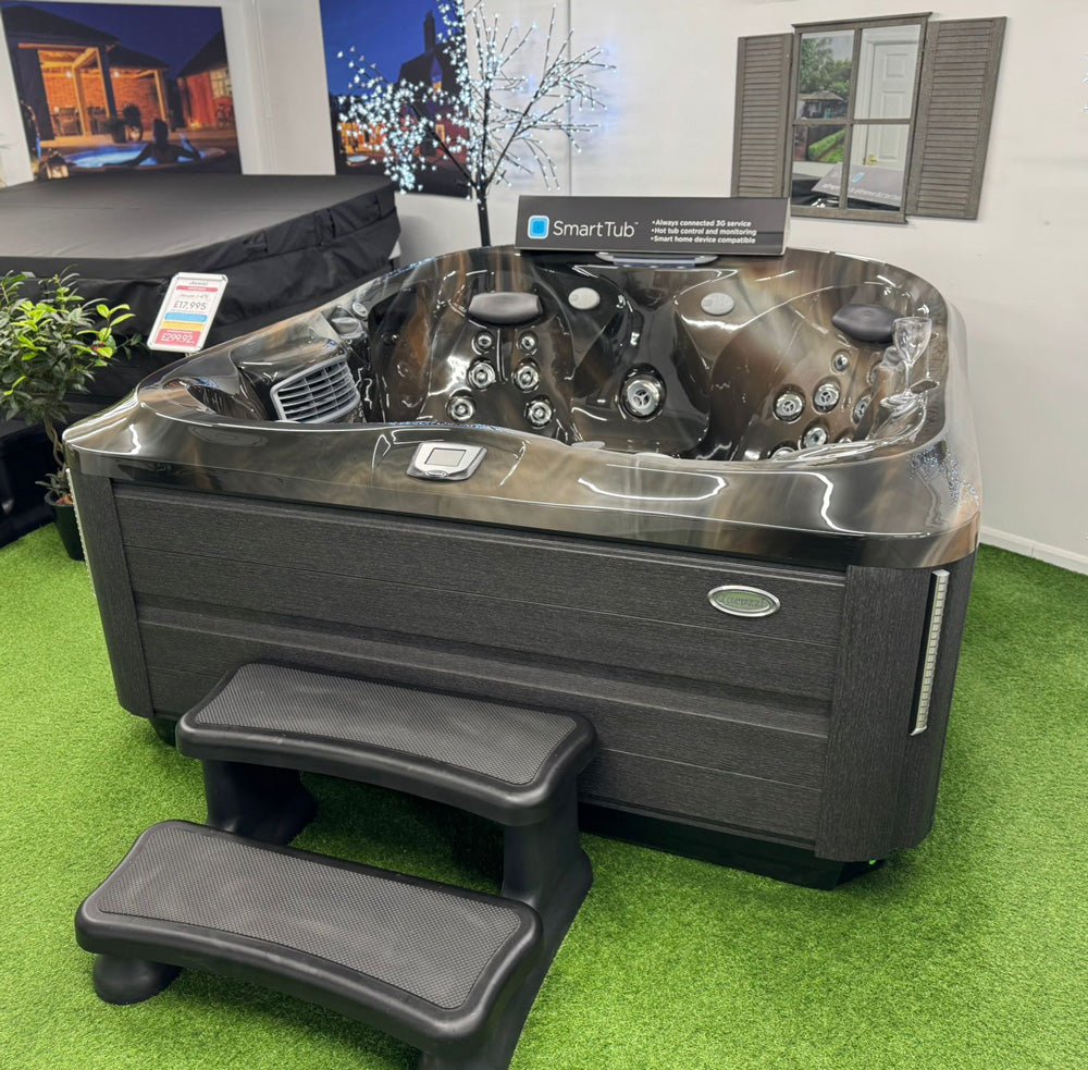 Jacuzzi J-435 Display Model - SOLD