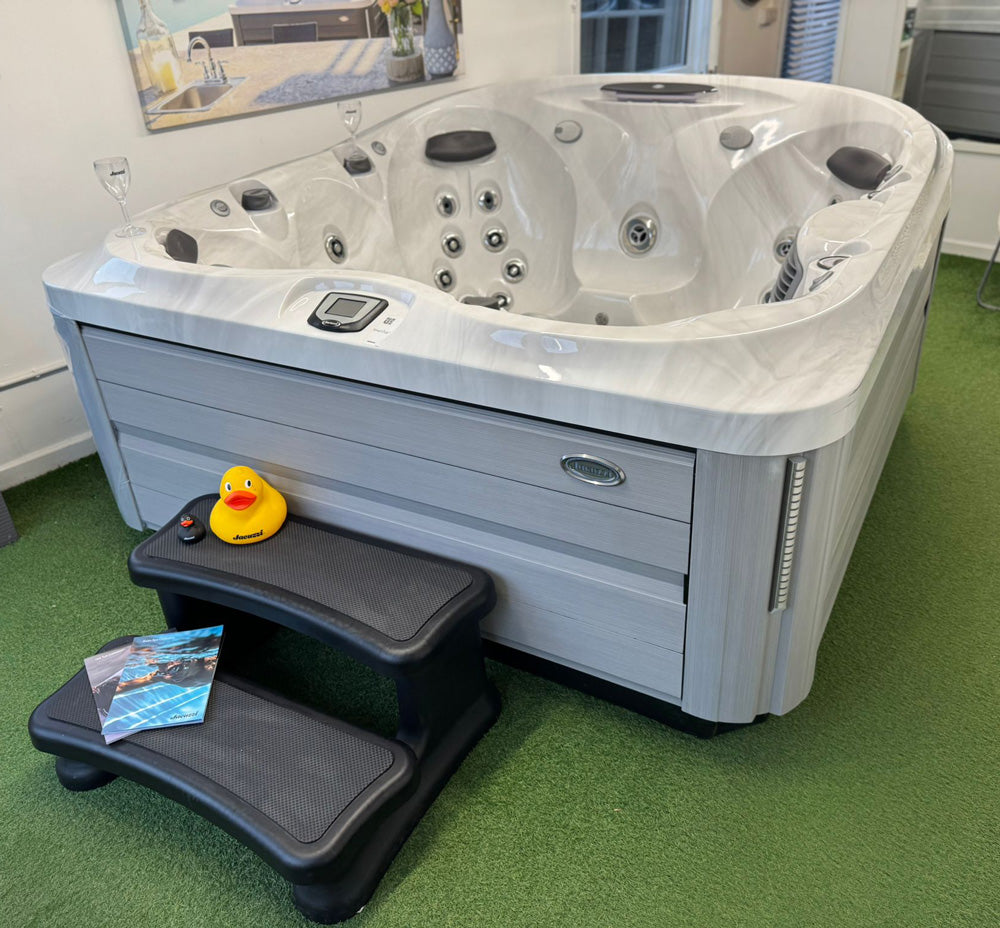 Jacuzzi J-445 Display Model - SOLD