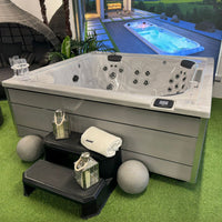 Jacuzzi J-LXL Display Model